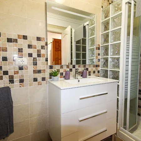 Beautiful By The Sea In Appartement Playa de San Juan (Tenerife)